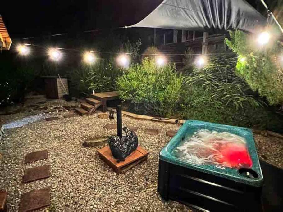 Villa Tiny House, Wifi,Hot Tub,Secluded Cosby Esterno foto