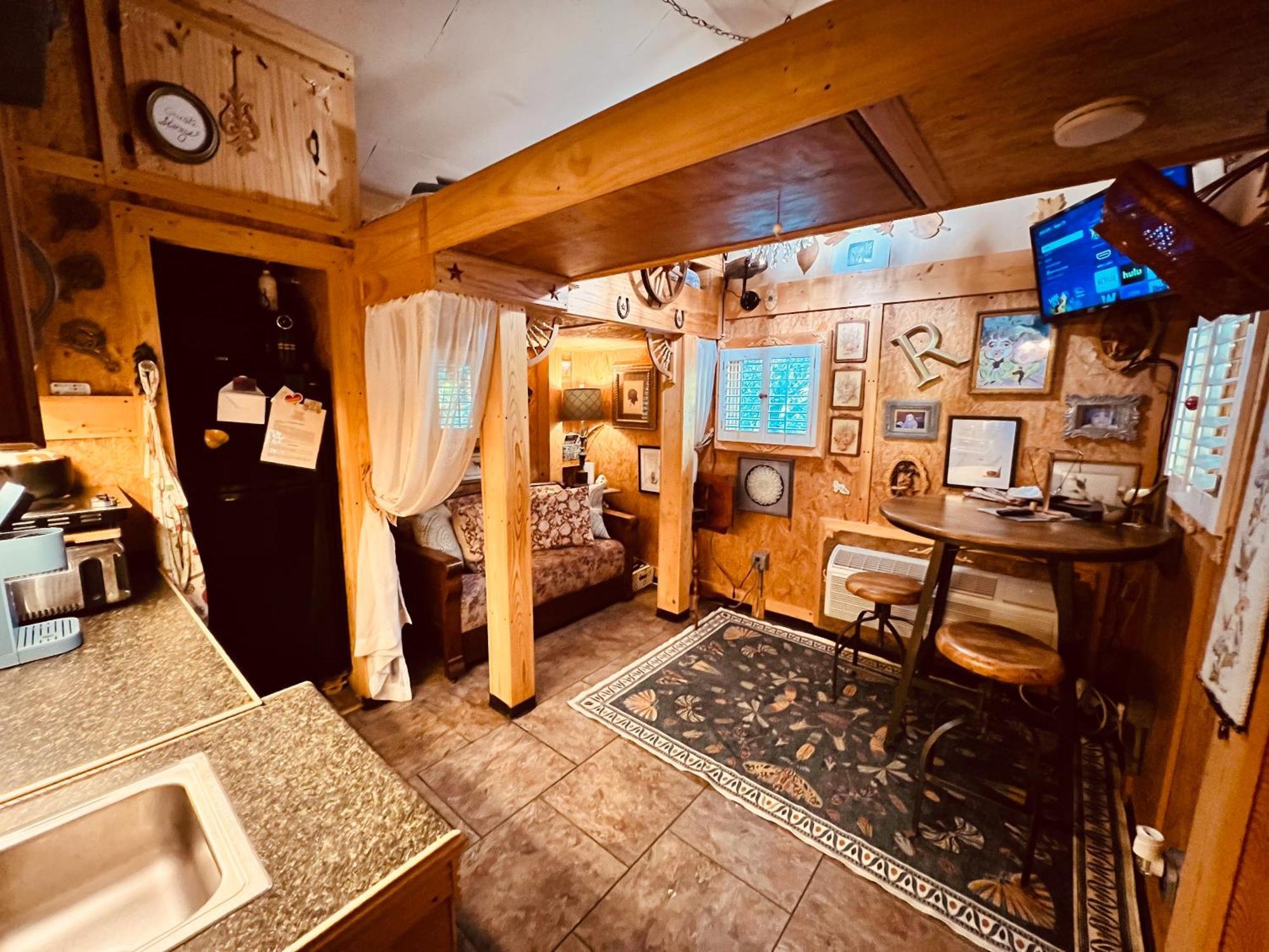 Villa Tiny House, Wifi,Hot Tub,Secluded Cosby Esterno foto